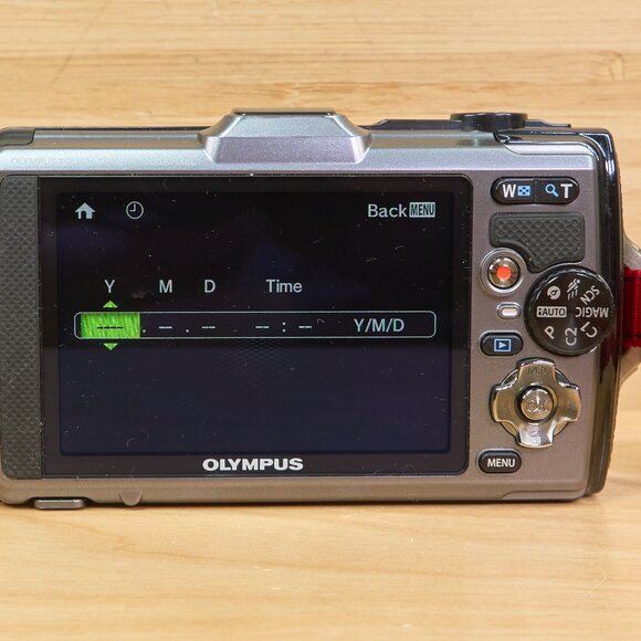 Olympus Tough TG‑1 iHS 12 MP Waterproof Digital Camera , 4× Optical Zoom, Tested - Picture 4 of 8